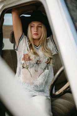 FAR MER Lace Raglan - Blood & Bone