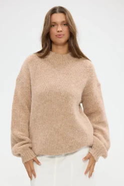 Holiday Island Knit - Oatmeal