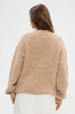 Holiday Island Knit - Oatmeal