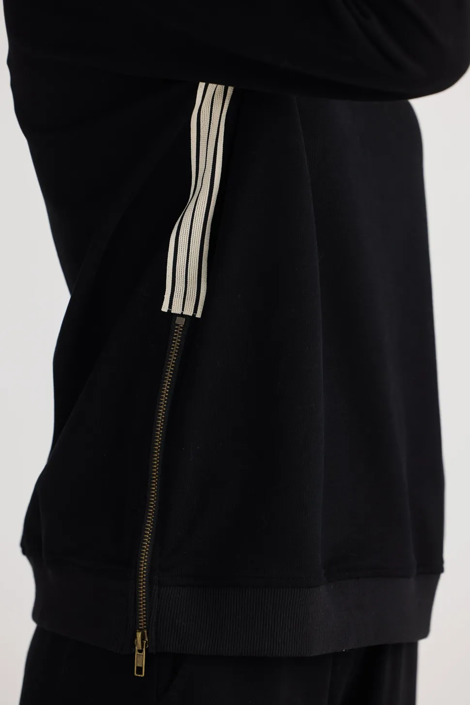 Home Love Goodwood Zip Sweat - Black